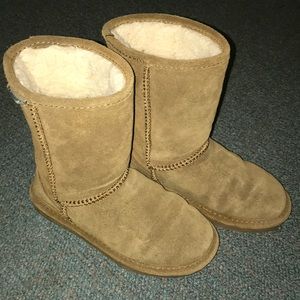 Gently Used BearPaw Boots!